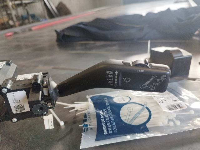 bontott VW PASSAT B7 Komplett Kormánykapcsoló (Bajuszkapcsoló)