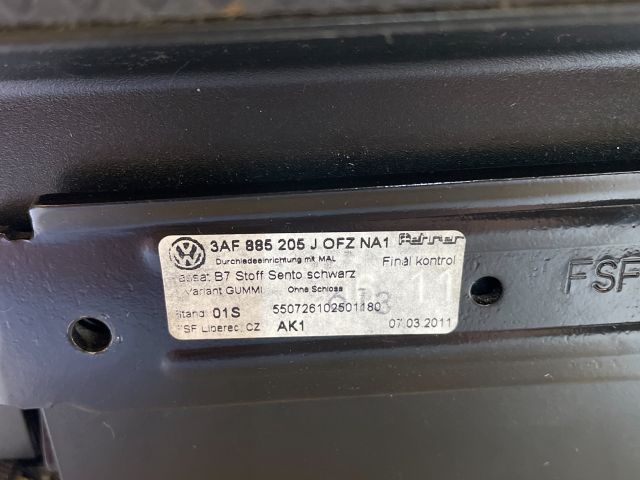 bontott VW PASSAT B7 Könyöklő
