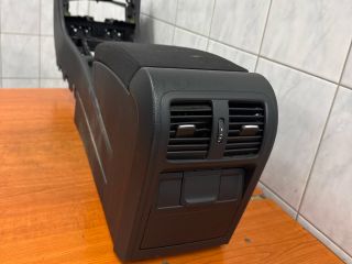 bontott VW PASSAT B7 Könyöklő