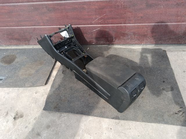 bontott VW PASSAT B7 Könyöklő