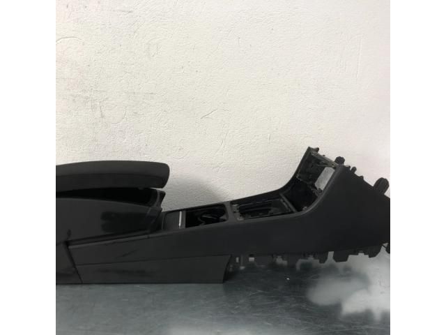 bontott VW PASSAT B7 Könyöklő