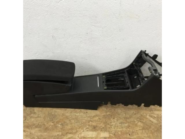 bontott VW PASSAT B7 Könyöklő