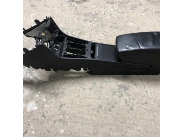 bontott VW PASSAT B7 Könyöklő