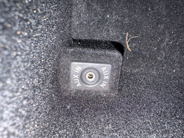 bontott VW PASSAT B7 Könyöklő