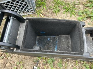 bontott VW PASSAT B7 Könyöklő