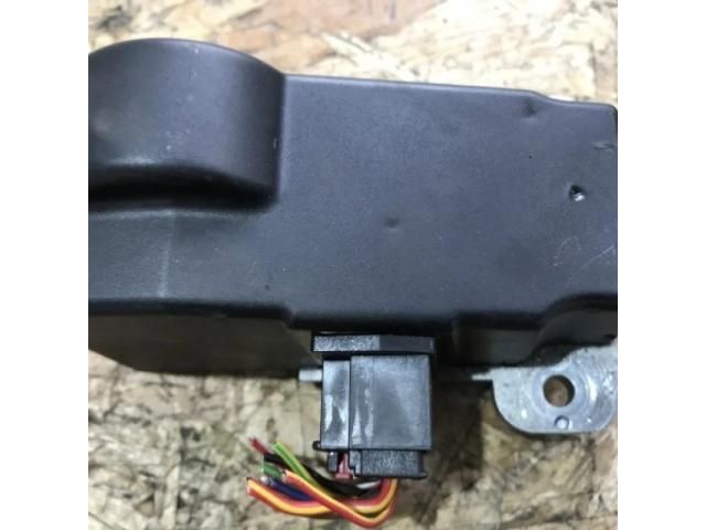 bontott VW PASSAT B7 Kormányzár (Elektromos)