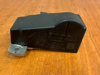 bontott VW PASSAT B7 Kormányzár (Elektromos)