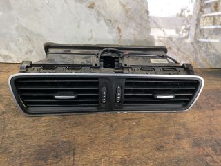 bontott VW PASSAT B7 Középső Szellőző