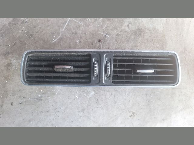 bontott VW PASSAT B7 Középső Szellőző