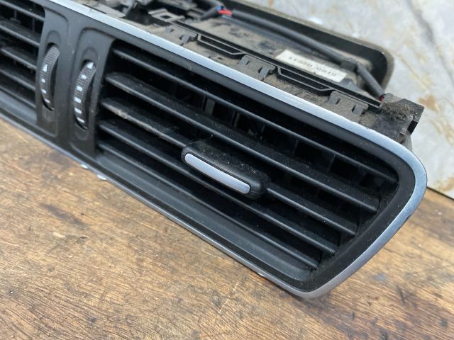 bontott VW PASSAT B7 Középső Szellőző