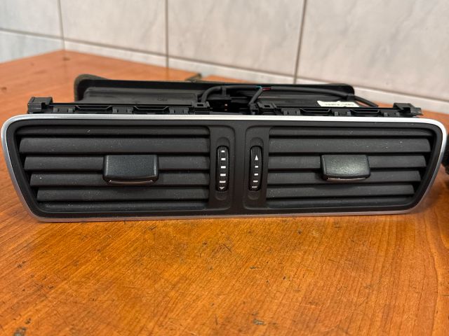 bontott VW PASSAT B7 Középső Szellőző