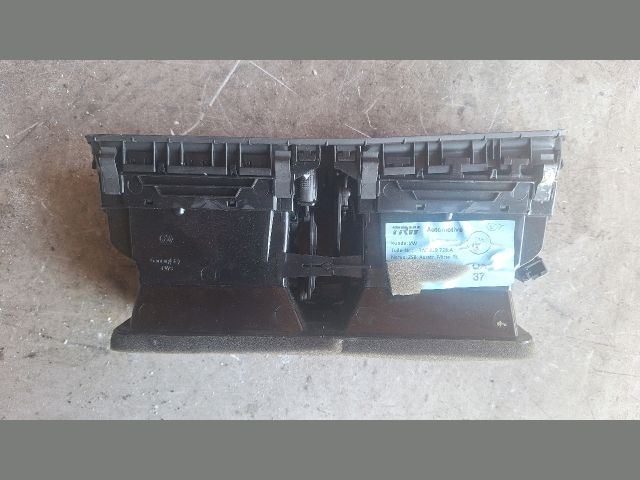 bontott VW PASSAT B7 Középső Szellőző