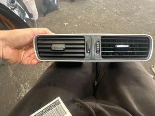 bontott VW PASSAT B7 Középső Szellőző