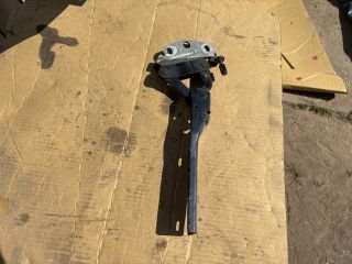 bontott VW PASSAT B7 Motorháztető Bal Zsanér