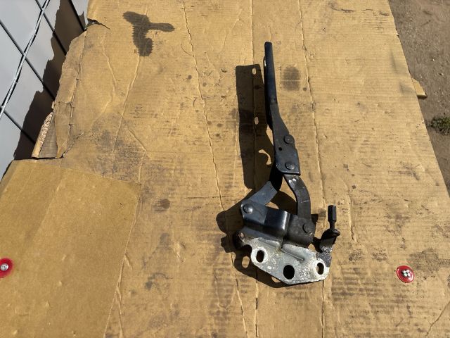 bontott VW PASSAT B7 Motorháztető Bal Zsanér