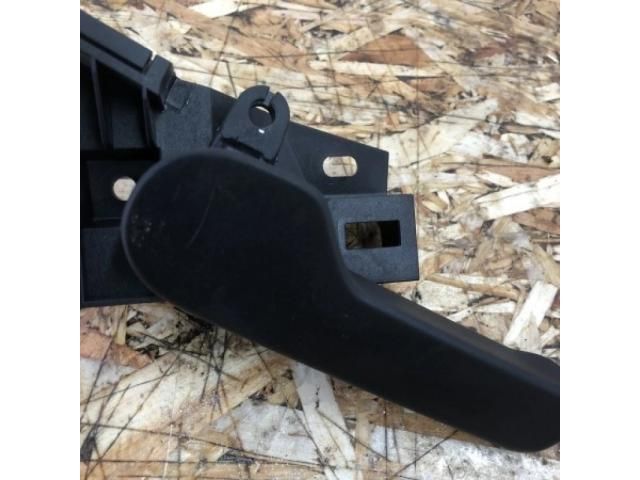 bontott VW PASSAT B7 Motorháztető Nyitó Kar / Gomb