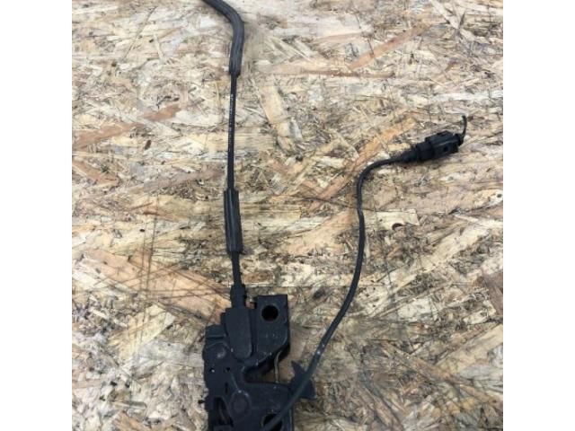 bontott VW PASSAT B7 Motorháztető Nyitó Kar / Gomb