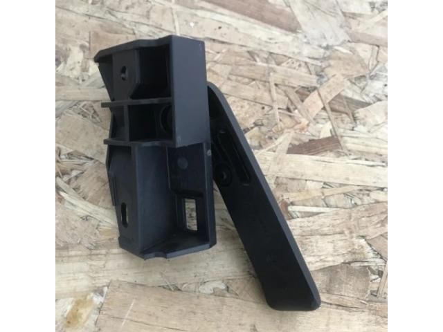 bontott VW PASSAT B7 Motorháztető Nyitó Kar / Gomb