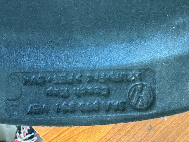 bontott VW PASSAT B7 Motorháztető Szigetelés