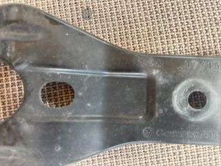 bontott VW PASSAT B7 Motorháztető Zár Tartó Konzol