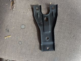 bontott VW PASSAT B7 Motorháztető Zár Tartó Konzol