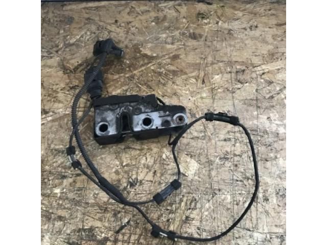 bontott VW PASSAT B7 Motorháztető Zárszerkezet