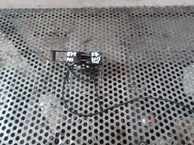 bontott VW PASSAT B7 Motorháztető Zárszerkezet