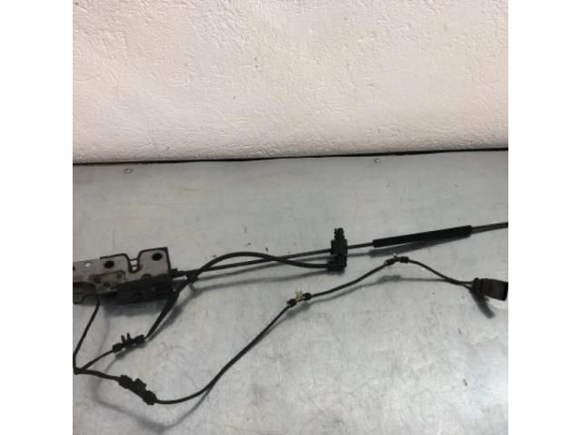 bontott VW PASSAT B7 Motorháztető Zárszerkezet