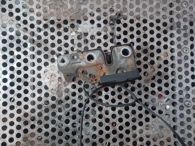 bontott VW PASSAT B7 Motorháztető Zárszerkezet