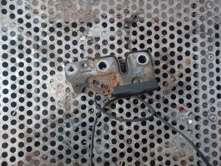 bontott VW PASSAT B7 Motorháztető Zárszerkezet