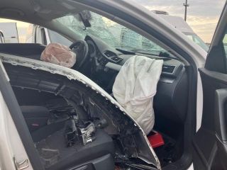 bontott VW PASSAT B7 Motorháztető Zárszerkezet