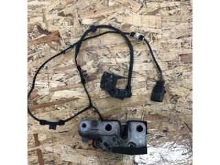 bontott VW PASSAT B7 Motorháztető Zárszerkezet