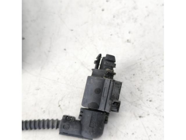 bontott VW PASSAT B7 Motorháztető Zárszerkezet