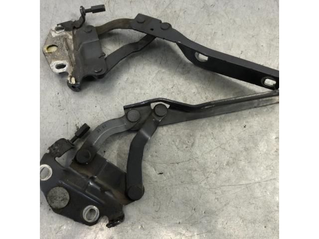 bontott VW PASSAT B7 Motorháztető Zsanér Pár