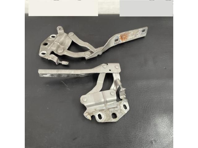 bontott VW PASSAT B7 Motorháztető Zsanér Pár