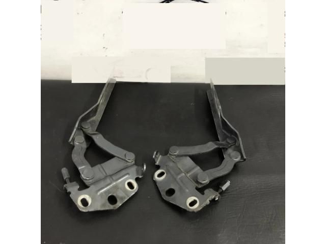 bontott VW PASSAT B7 Motorháztető Zsanér Pár