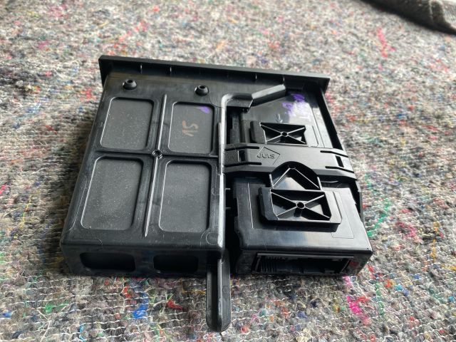 bontott VW PASSAT B7 Multimédia Vezérlő