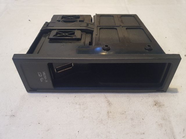 bontott VW PASSAT B7 Multimédia Vezérlő