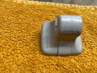 bontott VW PASSAT B7 Napellenző Tartó (Pozíciófüggetlen)