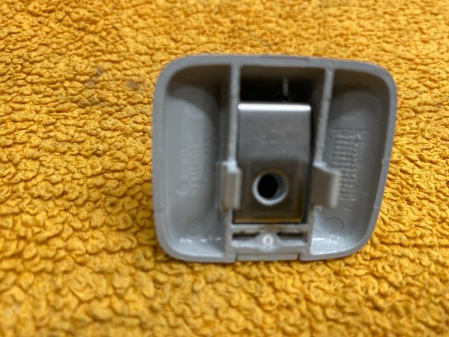 bontott VW PASSAT B7 Napellenző Tartó (Pozíciófüggetlen)