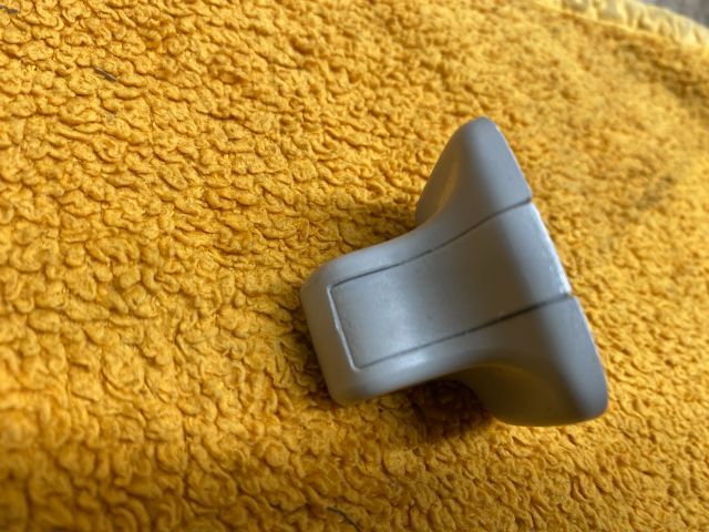 bontott VW PASSAT B7 Napellenző Tartó (Pozíciófüggetlen)