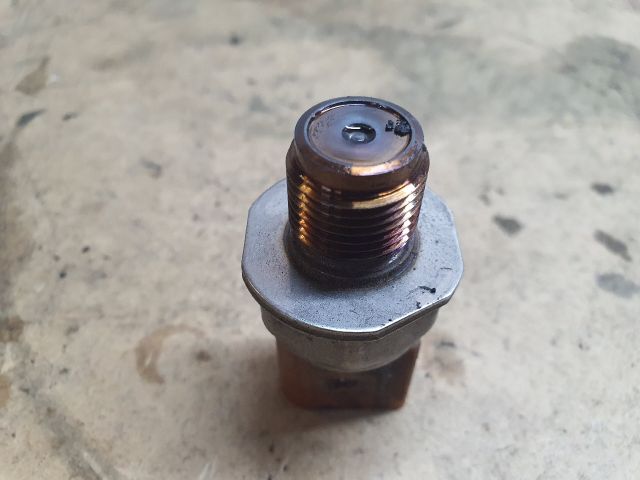 bontott VW PASSAT B7 Nyomásszabályzó Szelep