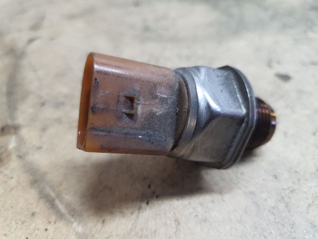 bontott VW PASSAT B7 Nyomásszabályzó Szelep