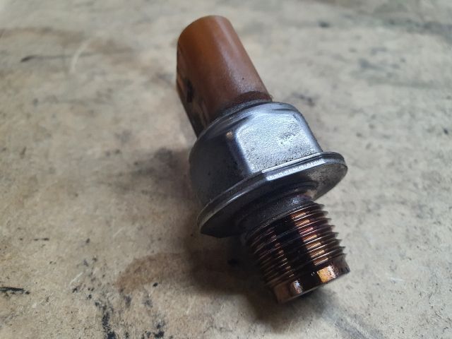 bontott VW PASSAT B7 Nyomásszabályzó Szelep