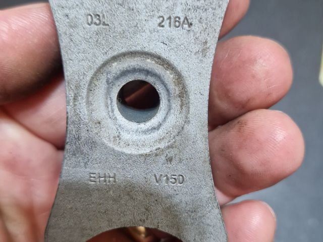 bontott VW PASSAT B7 Porlasztó Lefogató