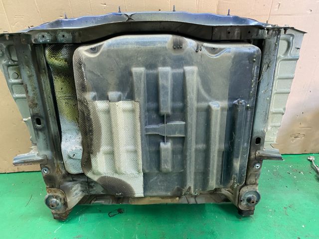 bontott VW PASSAT B7 Pótkerék Tartó Fenéklemez