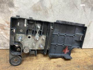 bontott VW PASSAT B7 Pozitív Kábel Elosztó