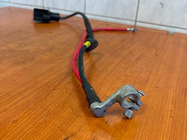 bontott VW PASSAT B7 Pozitív Kábel