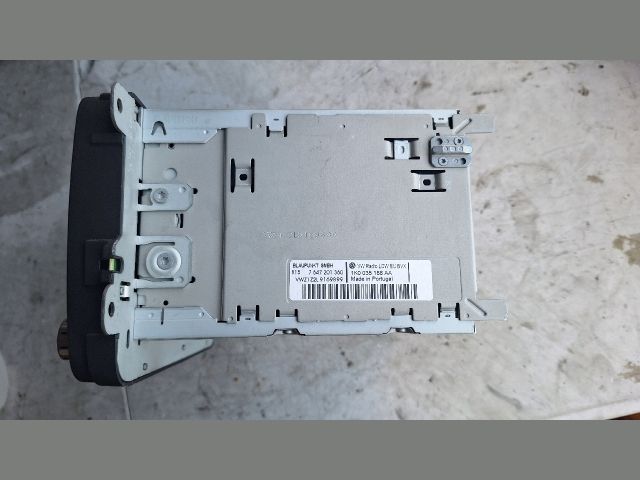 bontott VW PASSAT B7 Rádió / CD