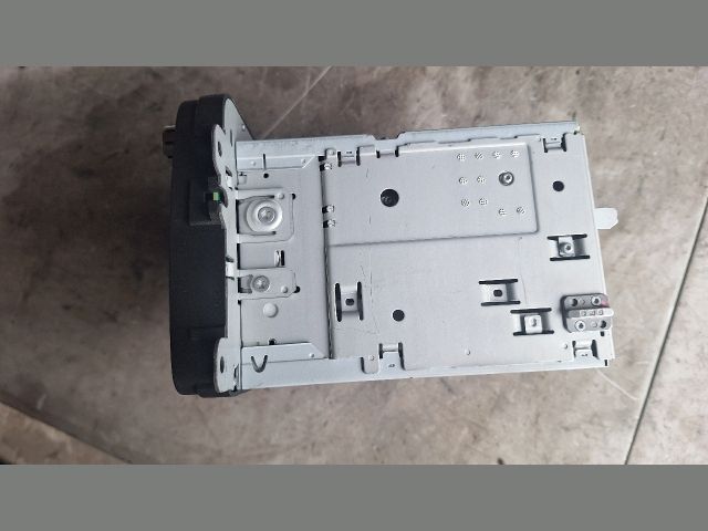 bontott VW PASSAT B7 Rádió / CD